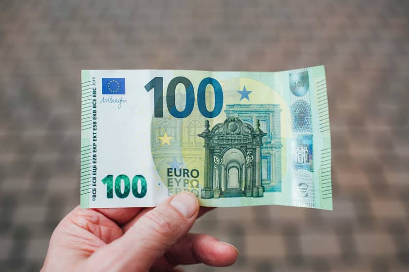100 euro bill.