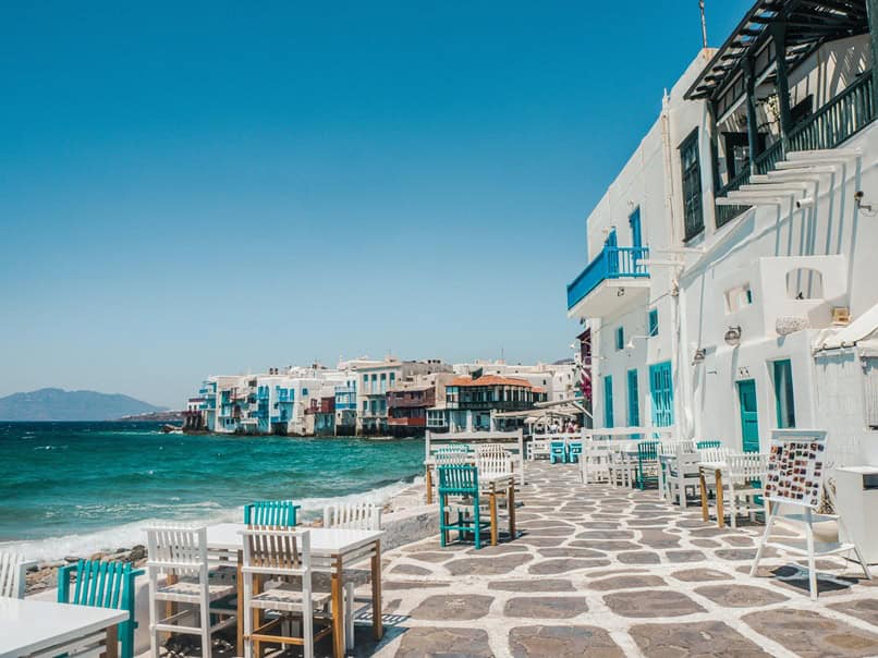 Greek restaurant at the sea's edge.